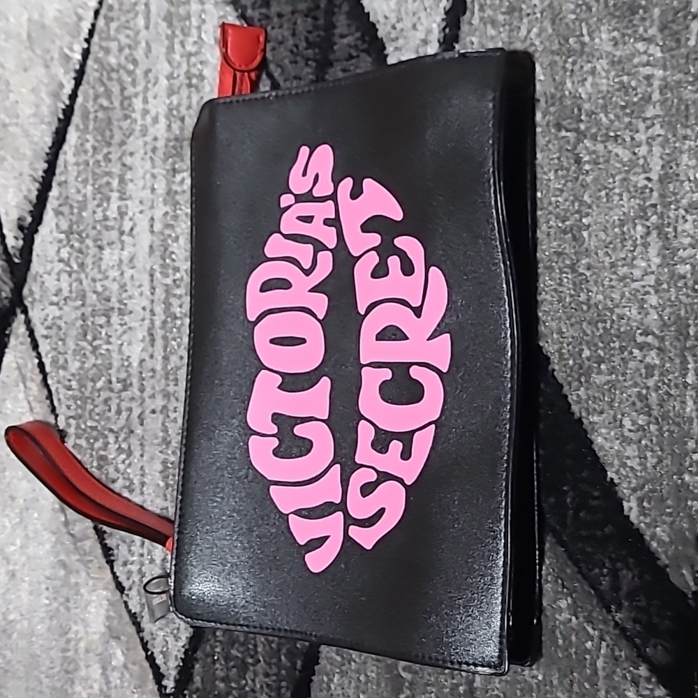 Victoria Secret 2018 Just Add Lipsticks 💋 Make-up Wristlet Bag